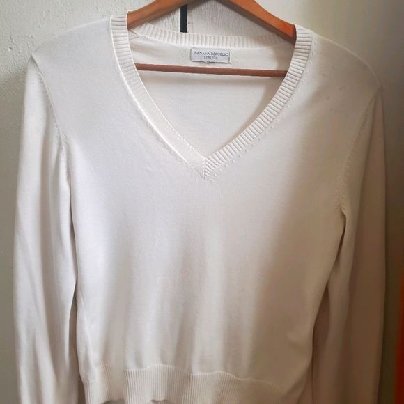 Banana Republic Ivory Pullover - Picture 1 of 4
